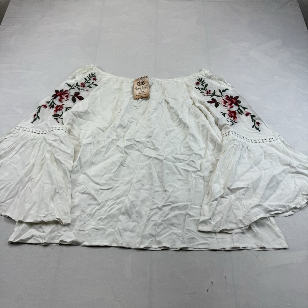 Umgee Women's XL NWT White Floral Embroidered Bell Sleeve Boho Blouse